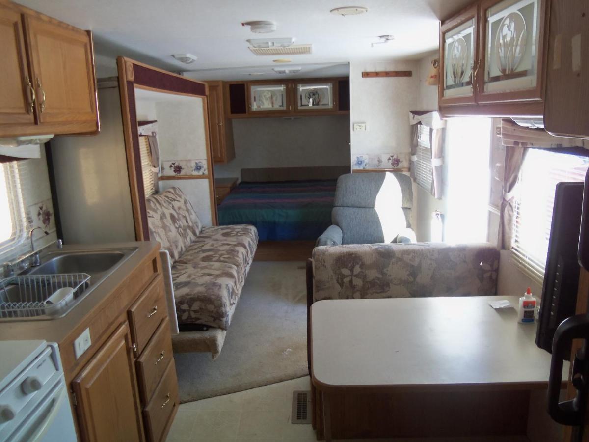 A Comfortable Place To Rest Or Play At Fort Myers Beach Rv Resort פורט מאיירס מראה חיצוני תמונה